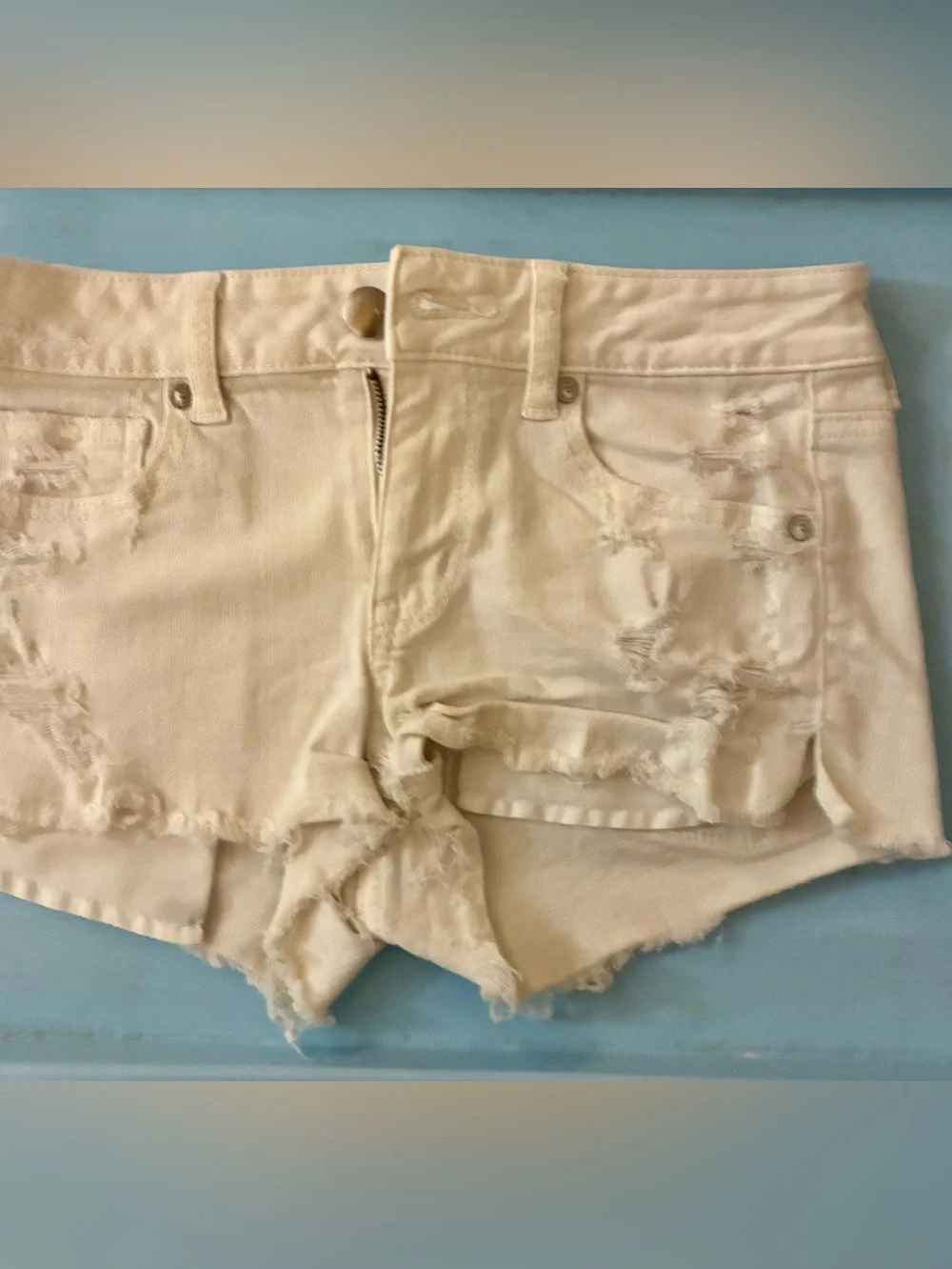 AMERICAN EAGLE High-Rise Distressed Women's White Denim Shorts🌼